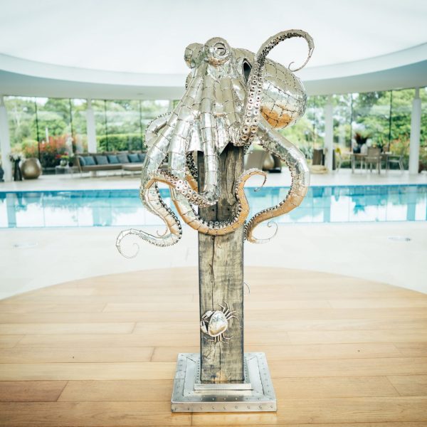 Octopus sculpture. Beuatiful stainless steel sculpture for your home and garden